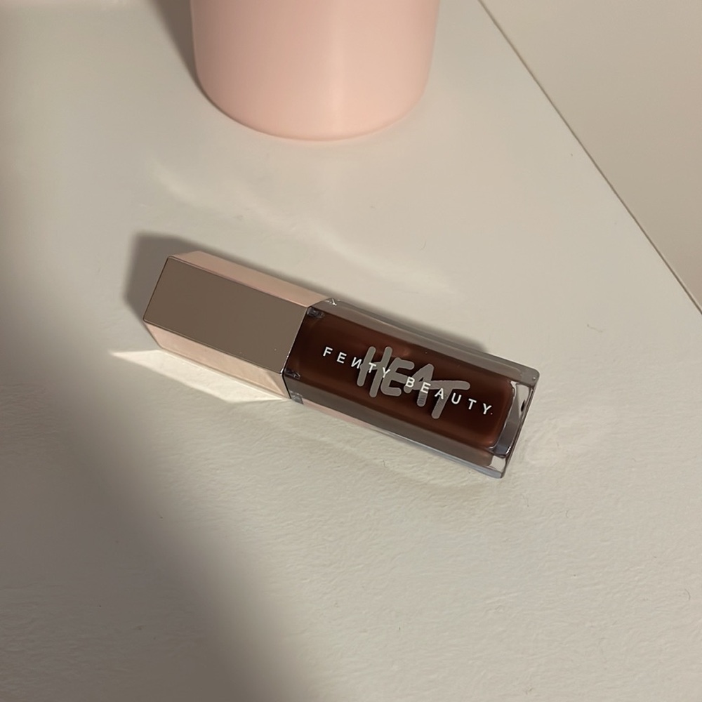 Fenty Gloss Bomb Heat (Plumping) - Hot Chocolate